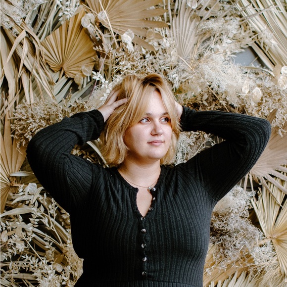 Meet your Posher, Alexis - Picture 4 of 5